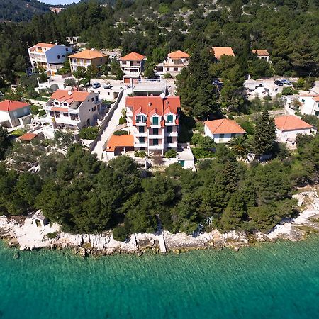 Apartments Vala Vela Luka Ngoại thất bức ảnh