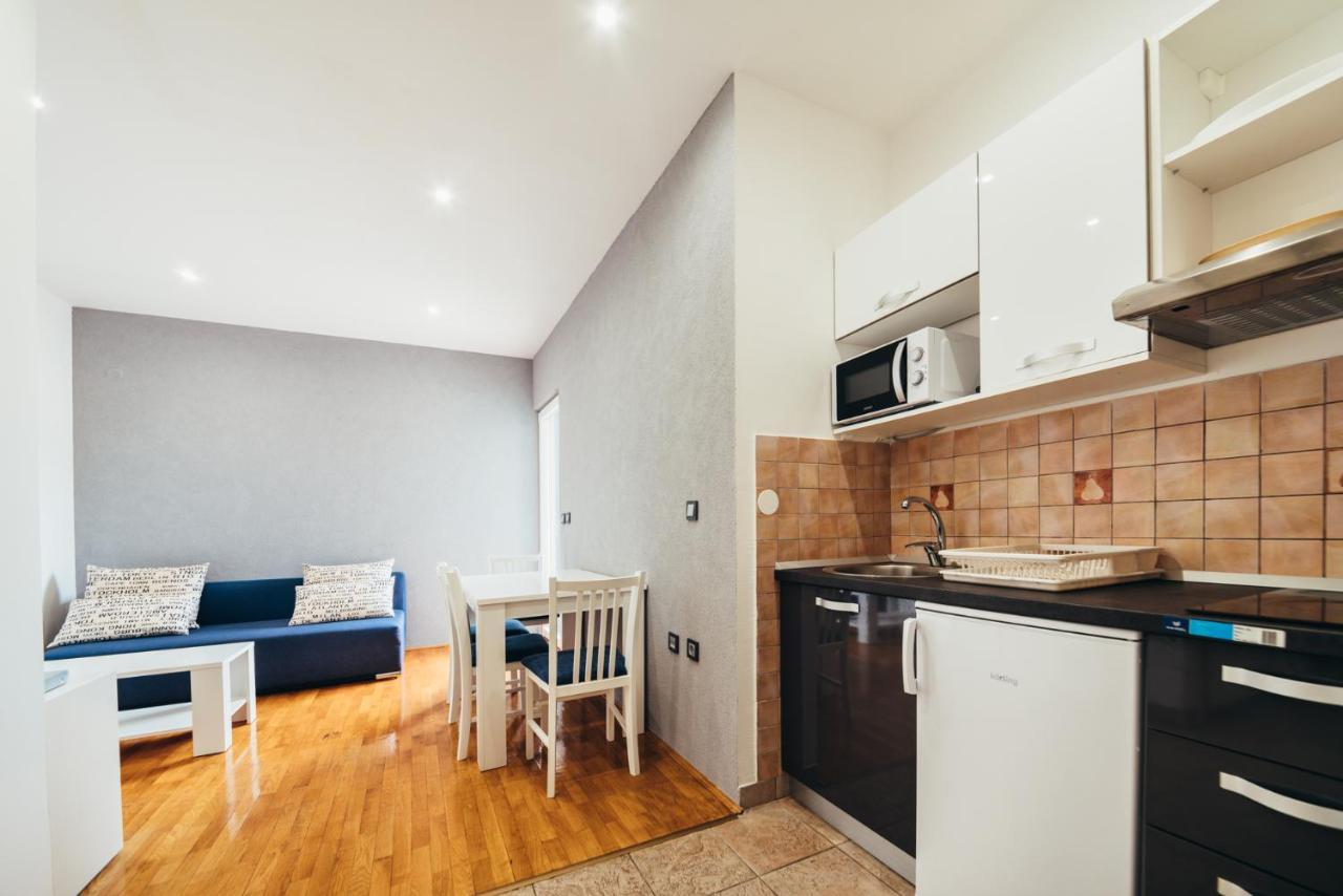 Apartments Vala Vela Luka Ngoại thất bức ảnh