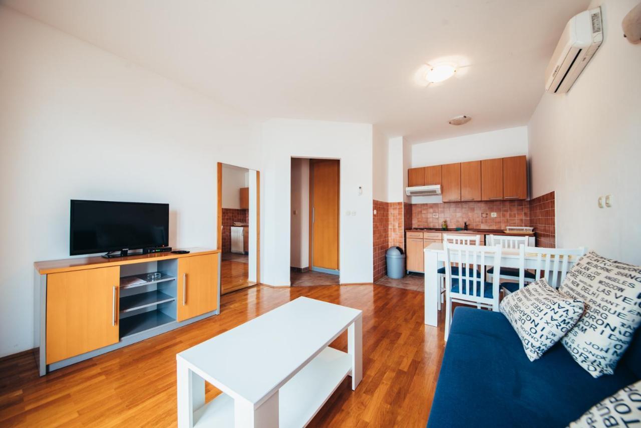 Apartments Vala Vela Luka Ngoại thất bức ảnh