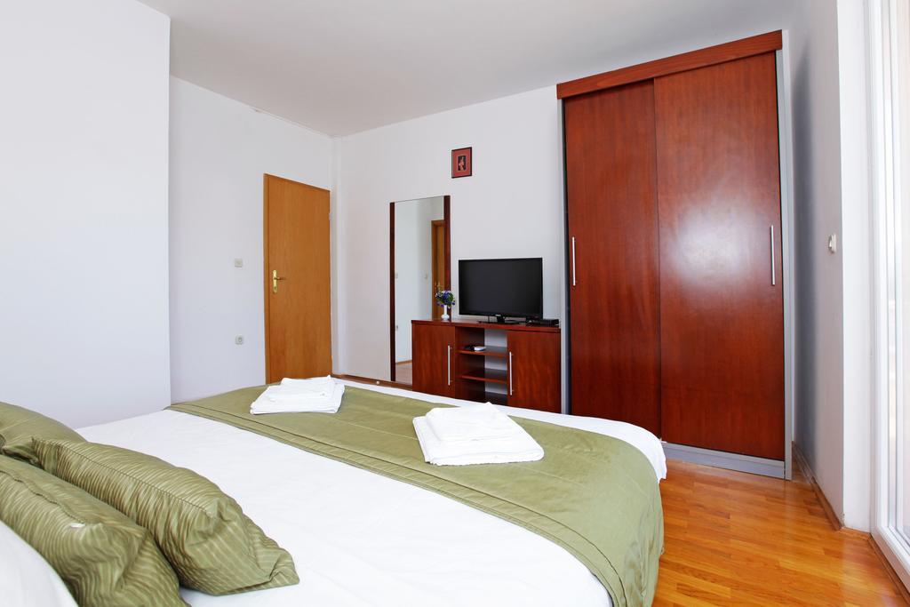 Apartments Vala Vela Luka Ngoại thất bức ảnh
