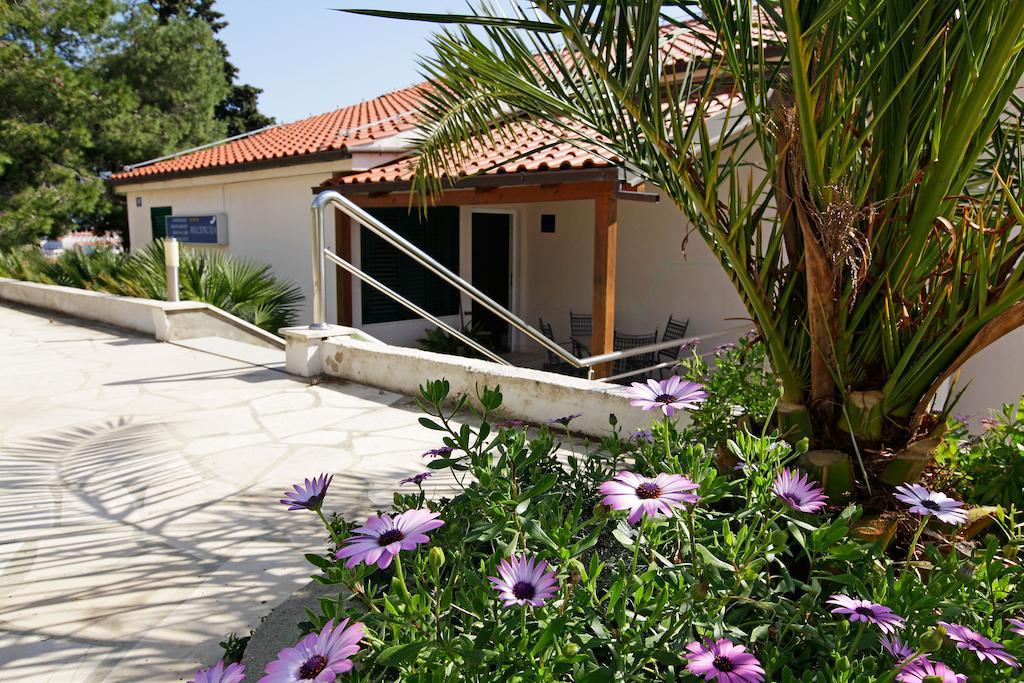 Apartments Vala Vela Luka Ngoại thất bức ảnh