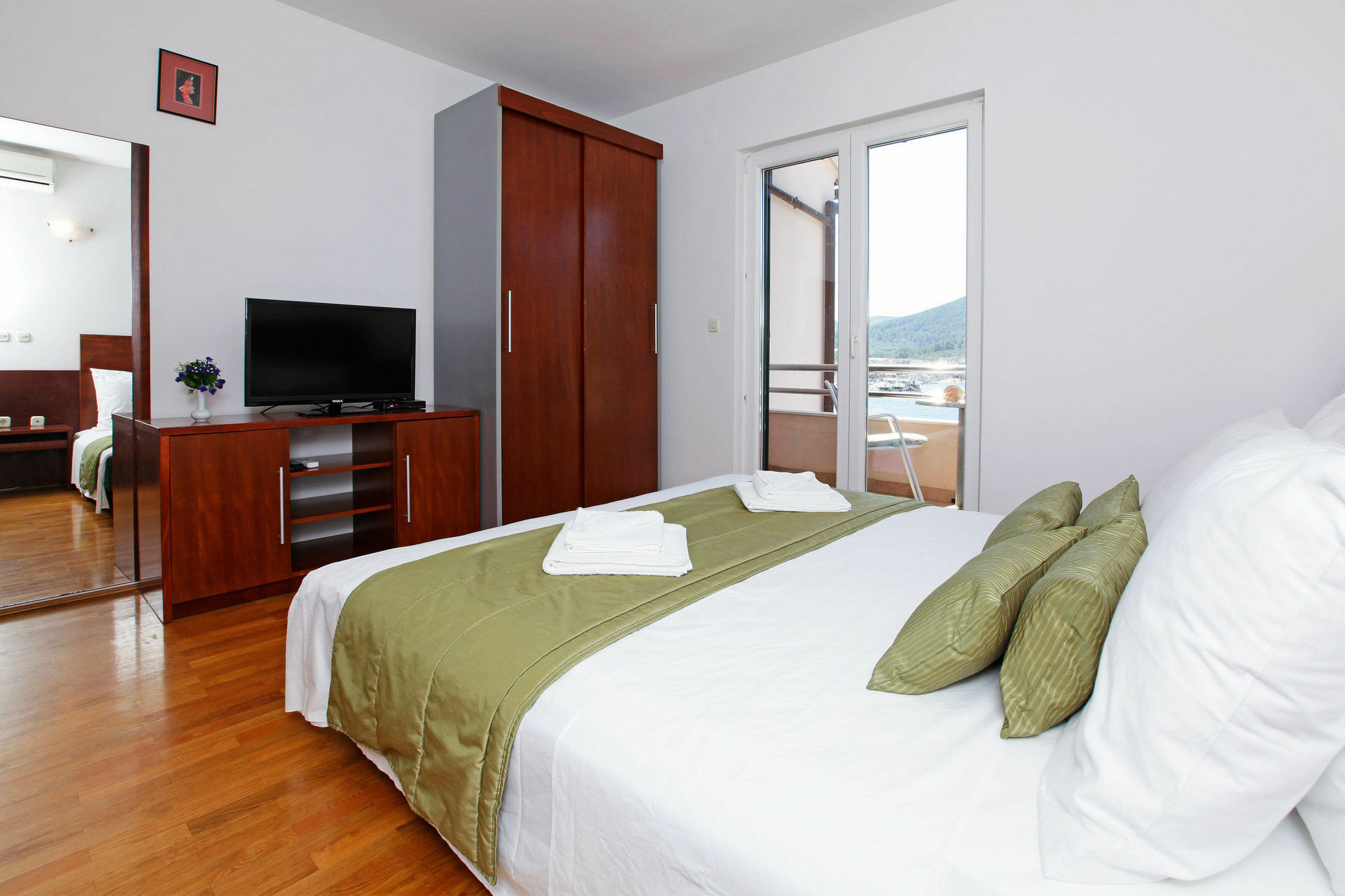 Apartments Vala Vela Luka Ngoại thất bức ảnh